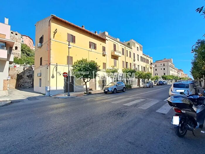 Appartamento trilocale in vendita in Via Roma, Terracina
