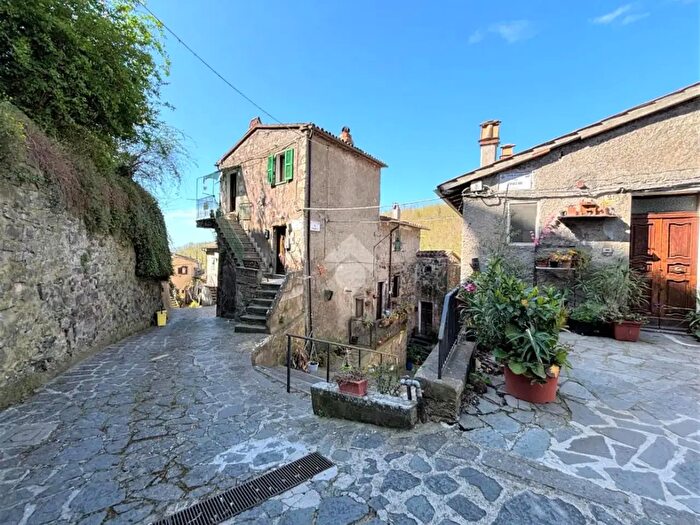 Appartamento monolocale in vendita in Via delle Mura, Latera