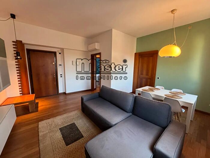 Appartamento trilocale in affitto in Viale Cesare Battisti, Treviso