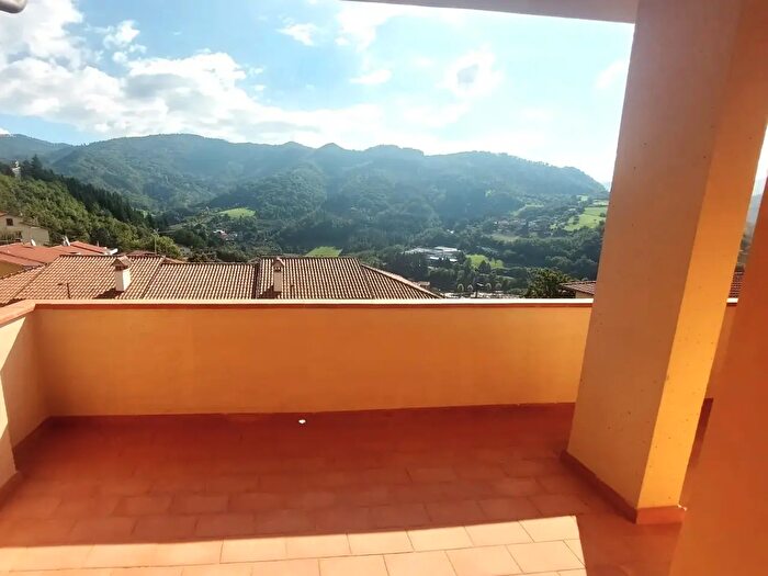 Appartamento quadrilocale in vendita in Via Padre Pio da Pietrelcina, Vernio