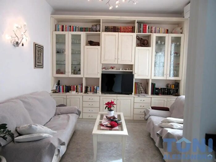 Casa con 5 locali in affitto in Empoli