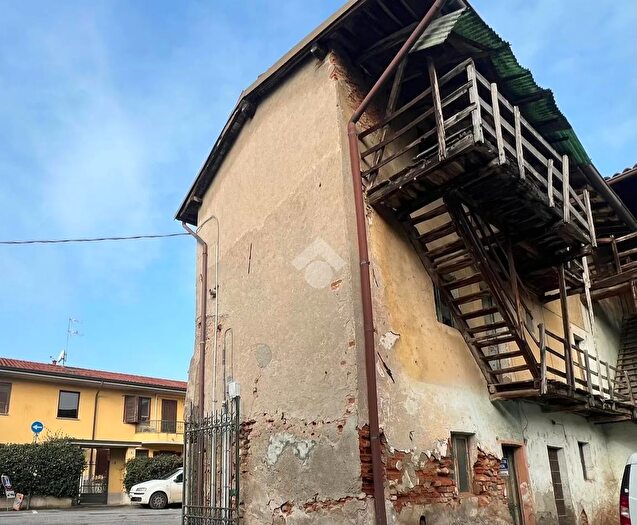 Casa trilocale in vendita in Via Dante Alighieri, Pontirolo Nuovo