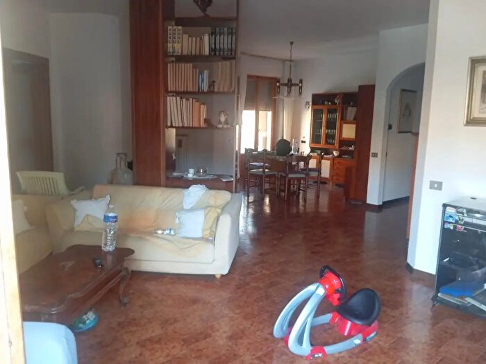 Appartamento con 5 locali in vendita in Poggibonsi