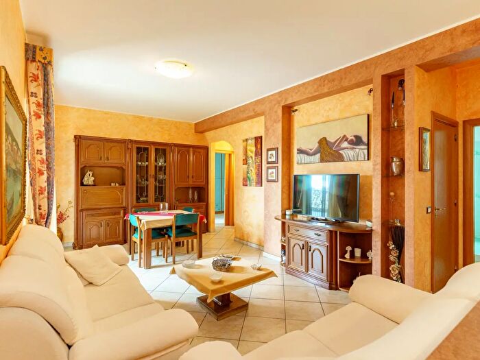 Appartamento quadrilocale in vendita in Via Camillo Benso Conte di Cavour, Viagrande