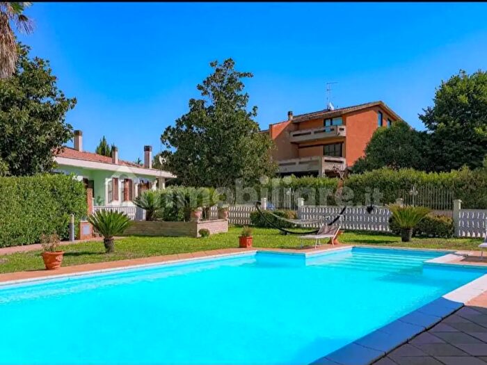 Casa con 5 locali in vendita in Via Eudo Giulioli, Gallese