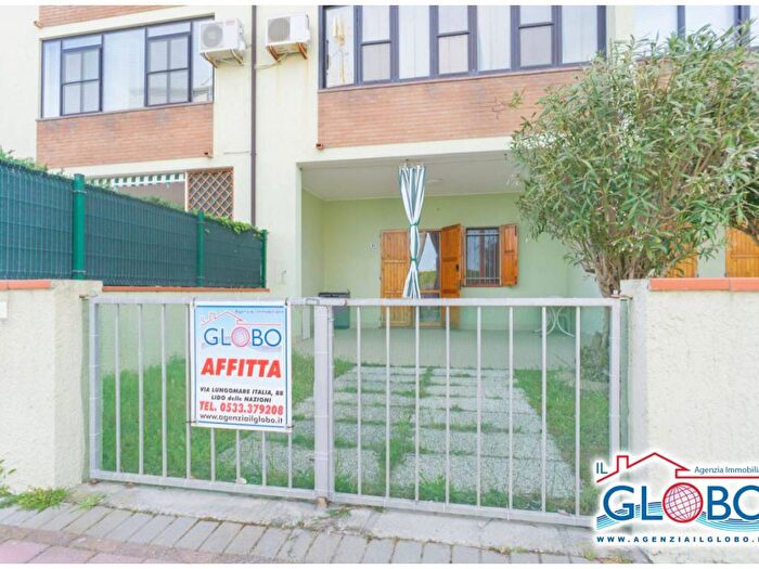 Appartamento trilocale in affitto in Viale Portogallo, Lido delle Nazioni, Comacchio