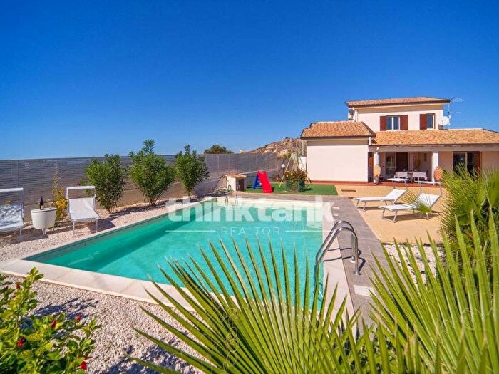 Casa quadrilocale in affitto in Via Giovanni Falcone, Realmonte