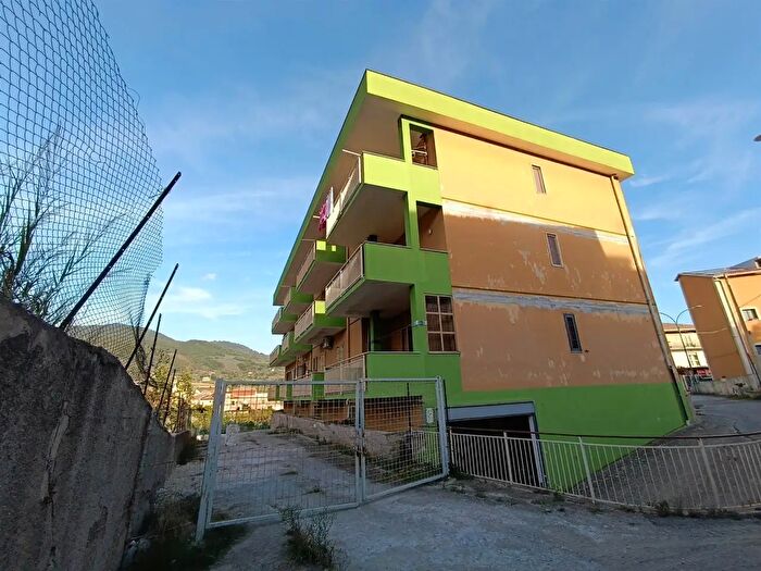 Appartamento trilocale in vendita in Montecorvino Rovella