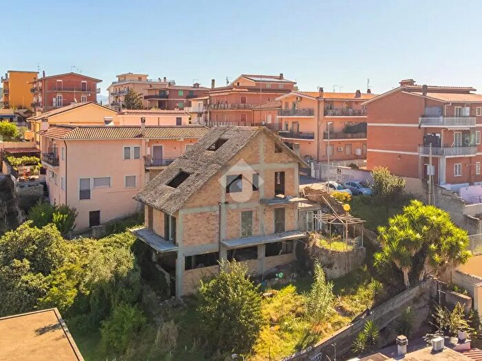 Casa con 8 locali in vendita in Via del Fosso dellOsa, Roma