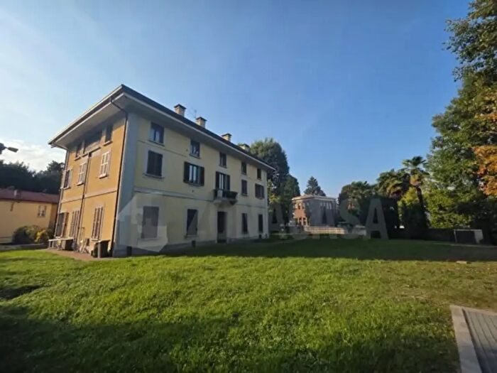 Appartamento trilocale in vendita in Via Milano, Somma Lombardo