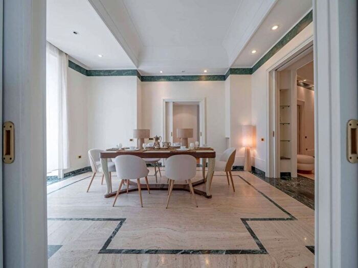 Appartamento con 6 locali in affitto in Via Nicolò Porpora, Parioli, Roma