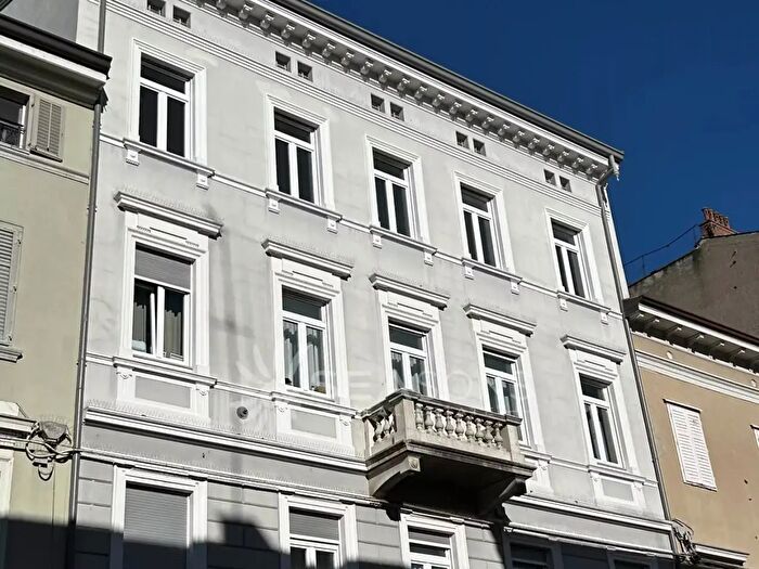 Appartamento con 7 locali in vendita in Gorizia