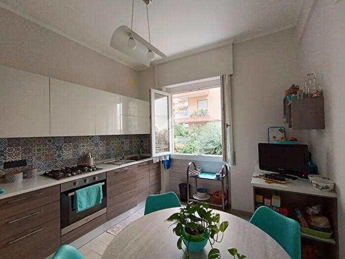 Appartamento con 5 locali in vendita in Via Sery, Genova