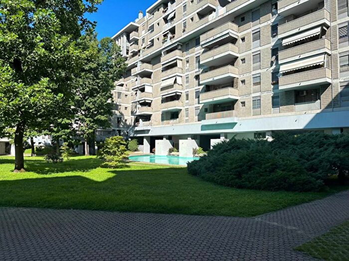 Appartamento quadrilocale in affitto in Via Ferdinando Bocconi, Bocconi, Milano