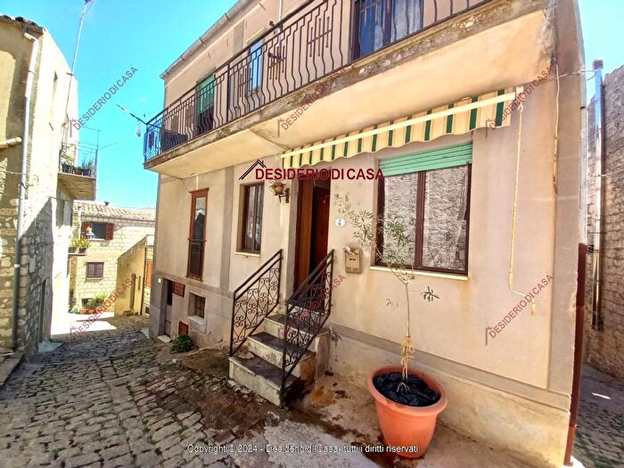 Casa con 8 locali in vendita in Via S Cosma Petralia Soprana Pa Italia, Petralia Soprana