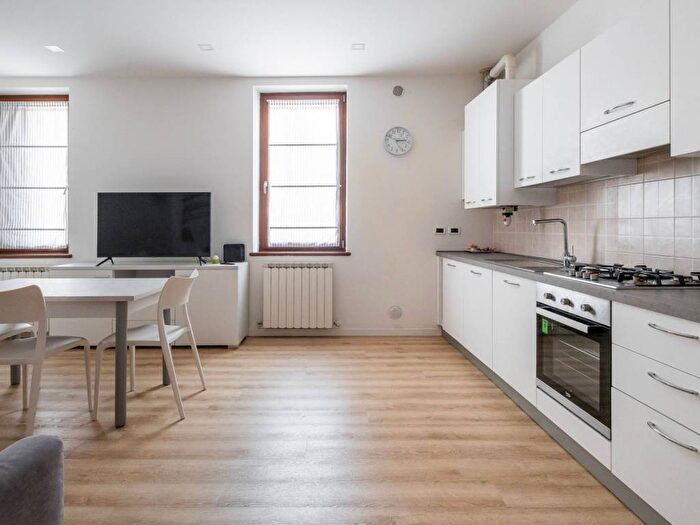 Appartamento trilocale in affitto in Via delle Moline, Centro Storico, Bologna
