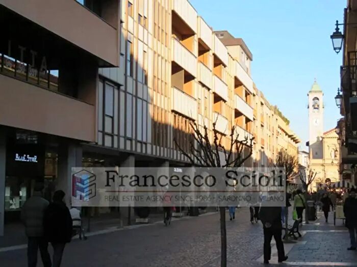 Appartamento con 5 locali in vendita in Corso Italia, Saronno