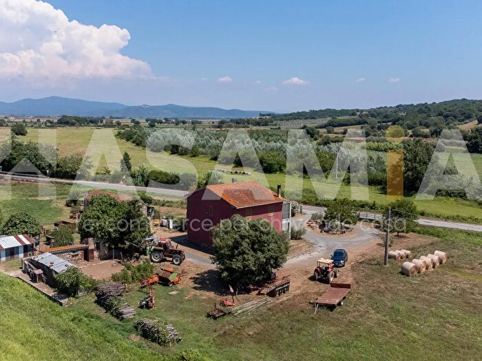 Casa con 9 locali in vendita in Grilli, Gavorrano