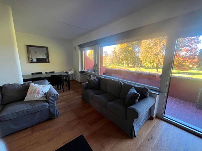 Appartamento trilocale in affitto in Via Alessandro Volta, Centro, Cassina Rizzardi