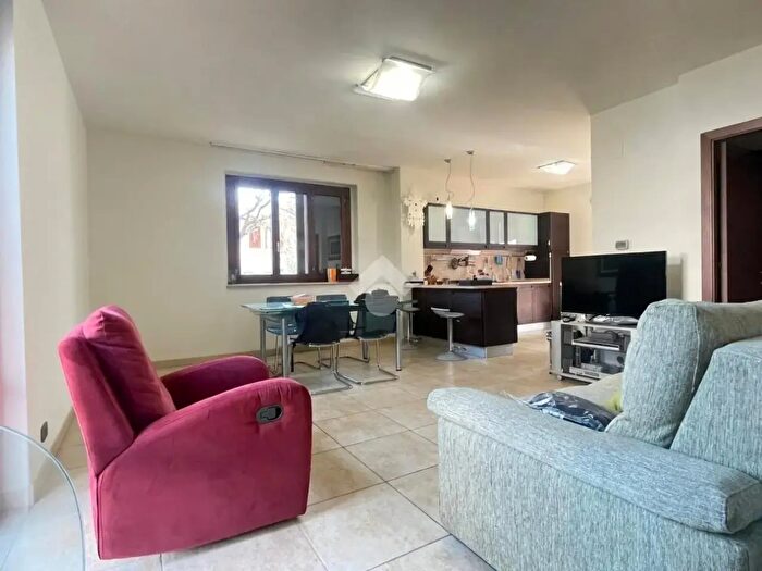 Casa con 5 locali in vendita in Via Volterra, Folignano