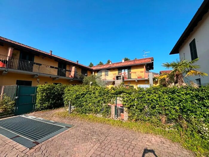 Appartamento quadrilocale in vendita in Via Crivelli, Carate Brianza