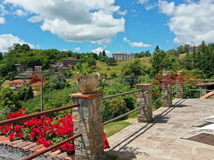 Casa con 10 locali in vendita in Strada Provinciale, Castiglione Di Garfagnana