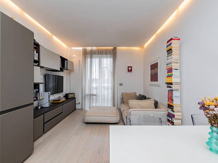 Appartamento bilocale in affitto in Viale Ergisto Bezzi, Frua, Milano