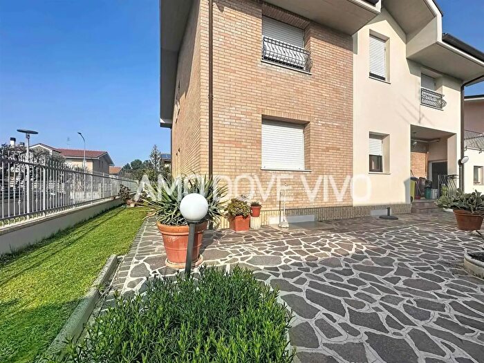 Casa con 10 locali in vendita in Senigallia