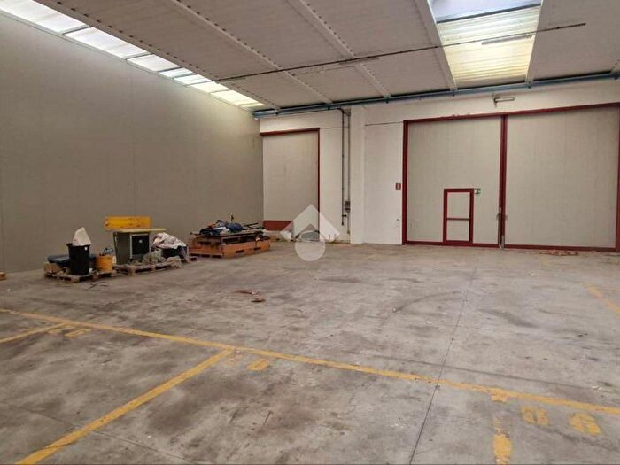 Appartamento con 6 locali in affitto in Via Novembre, Priula Colfosco, Susegana