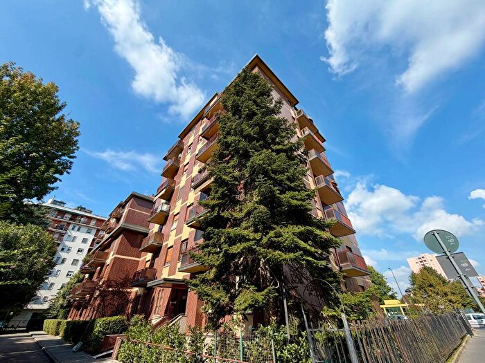 Appartamento bilocale in affitto in Via Zurigo, Inganni, Milano