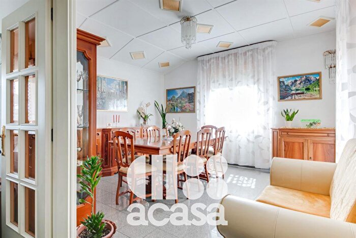 Appartamento con 7 locali in vendita in Via Cecchini, Cesenatico