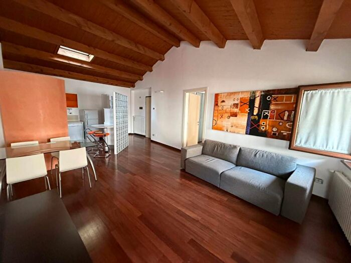 Appartamento bilocale in affitto in Volpe Villalta, Udine