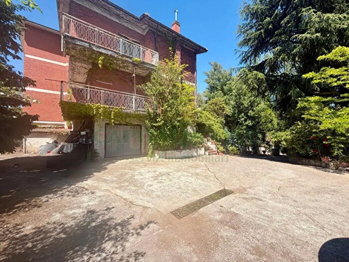 Casa con 5 locali in vendita in Via Pennini, Avellino