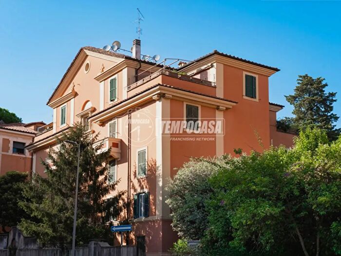 Appartamento bilocale in vendita in Piazza Pontida, Roma