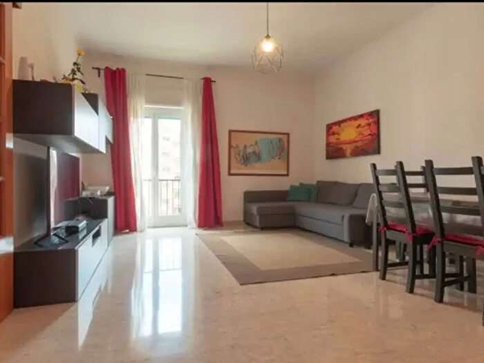 Appartamento trilocale in vendita in Via Giuseppe Berneri, Roma