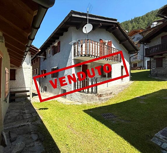 Casa trilocale in vendita in Via alle Soste, Campodolcino