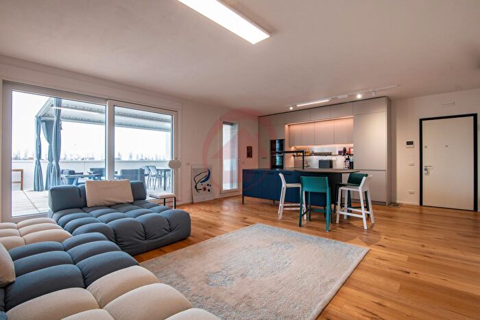 Appartamento quadrilocale in vendita in Via Lorenzo Nardi, Rubano