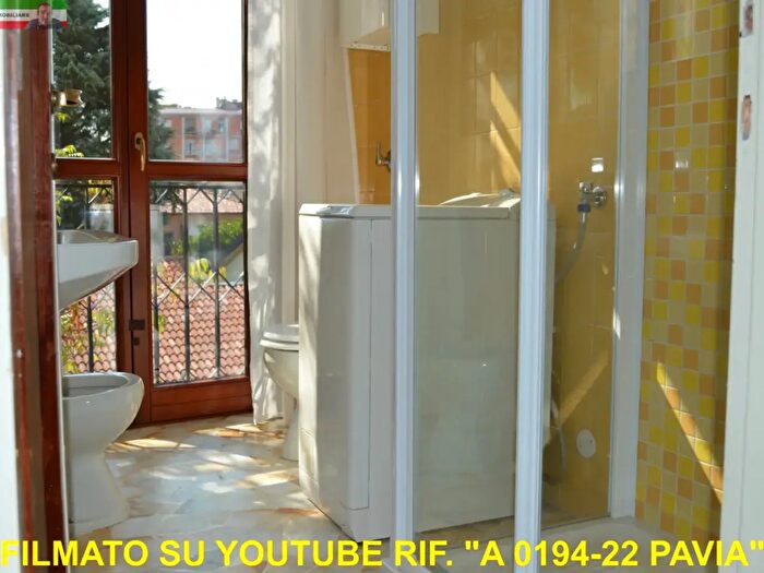 Appartamento in affitto in Via Foscolo, Pavia