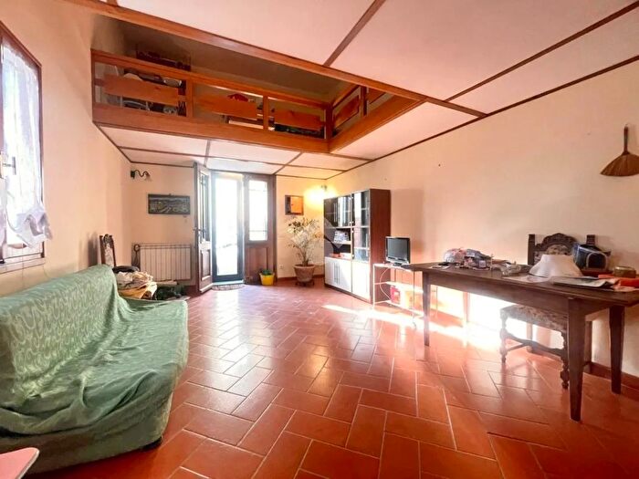 Appartamento trilocale in vendita in Via Trieste, Montespertoli