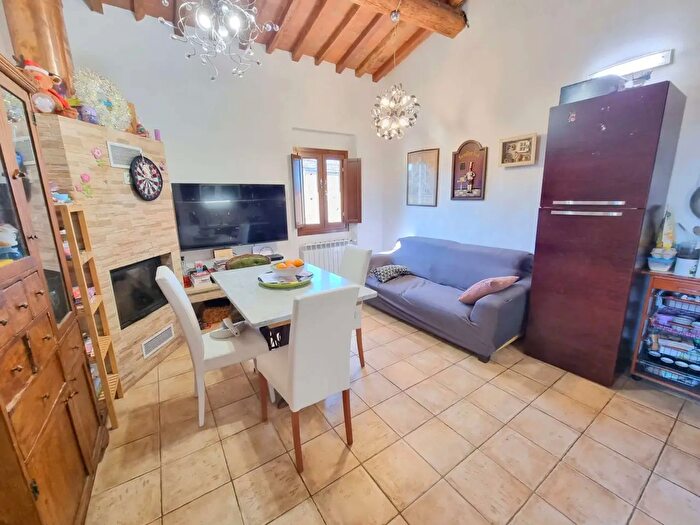 Appartamento trilocale in vendita in San Casciano In Val Di Pesa