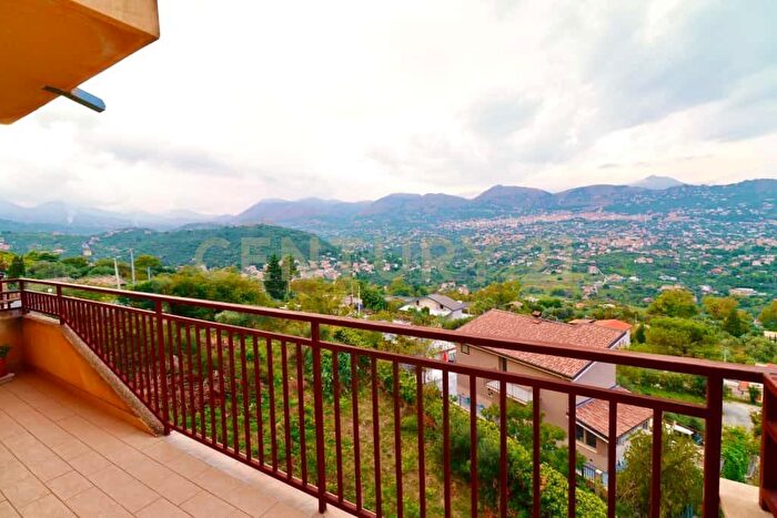 Appartamento quadrilocale in vendita in Via Fondo Buccheri, Monreale