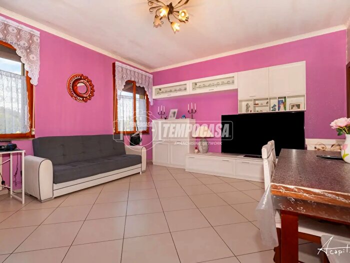 Appartamento trilocale in vendita in Via Montefiorino, Nonantola