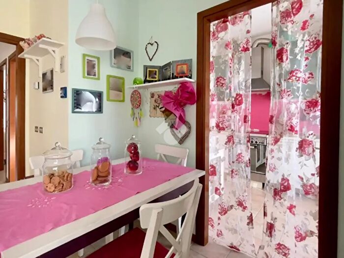 Appartamento trilocale in vendita in Via del Biancospino, Rimini