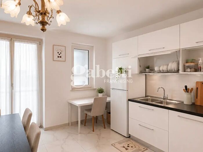Appartamento trilocale in vendita in Via Pastrengo, Prato