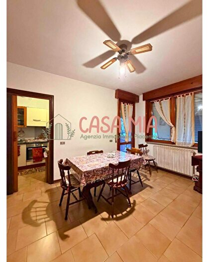 Appartamento trilocale in vendita in Via Castello Chiapponi, Rottofreno