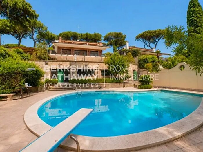 Casa con 6 locali in vendita in Via Marocco, Roma