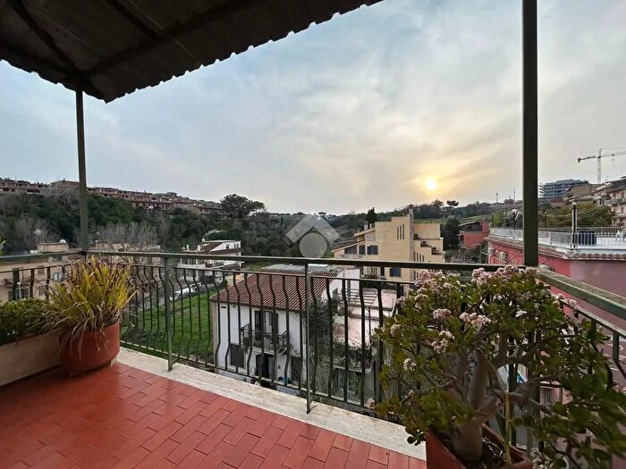 Appartamento bilocale in vendita in Via S Giuliano Terme, Roma