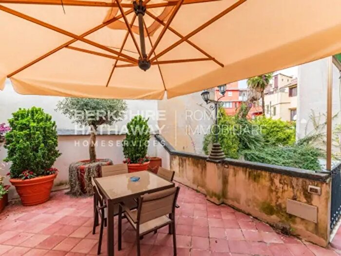 Appartamento con 5 locali in vendita in Via della Purificazione, Roma