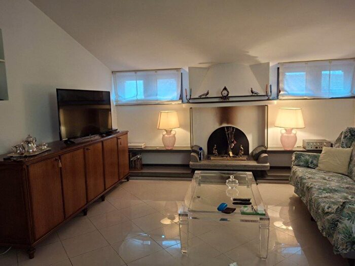 Appartamento con 6 locali in vendita in Empoli