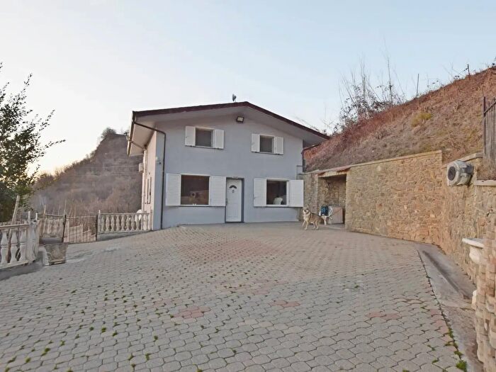 Casa con 5 locali in vendita in Regione al Forte, Ceva